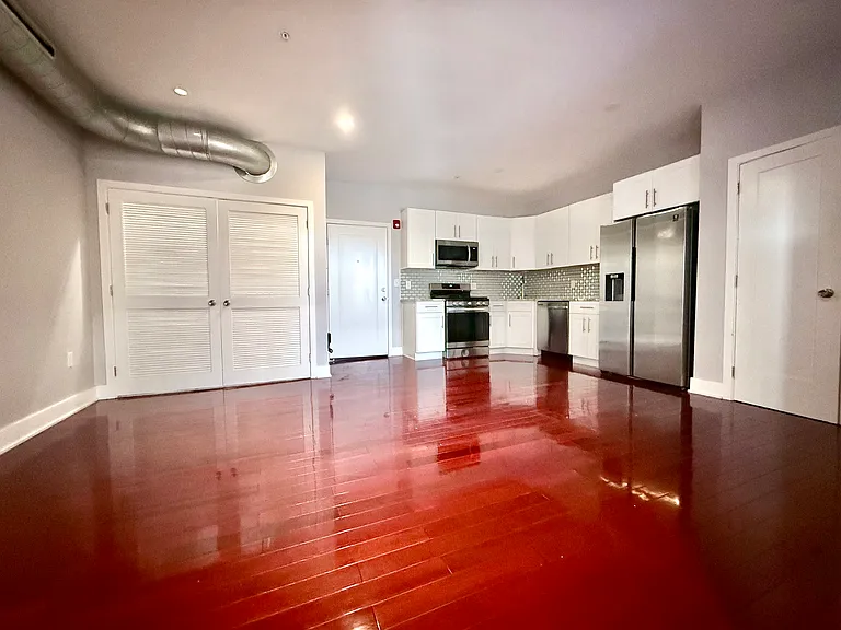 302 Richmond St #A18 — Photo 4