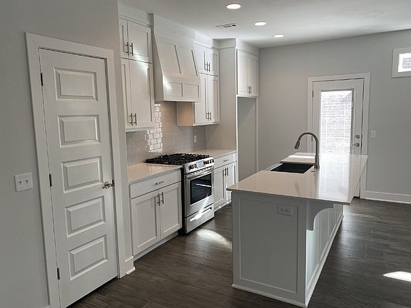 5th image of 2351 E Amherst Aly