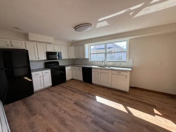 513 Summer St, Old Forge, PA 18518