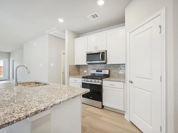 3918 Marble Falls Dr, Farmersville, TX 75442