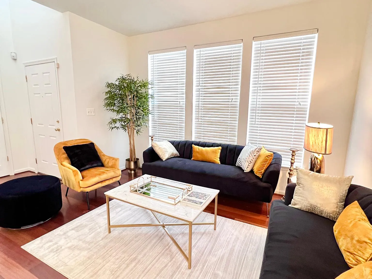 3 bed, 2.5 bath, 1840 sqft, $2,950 — Photo 4