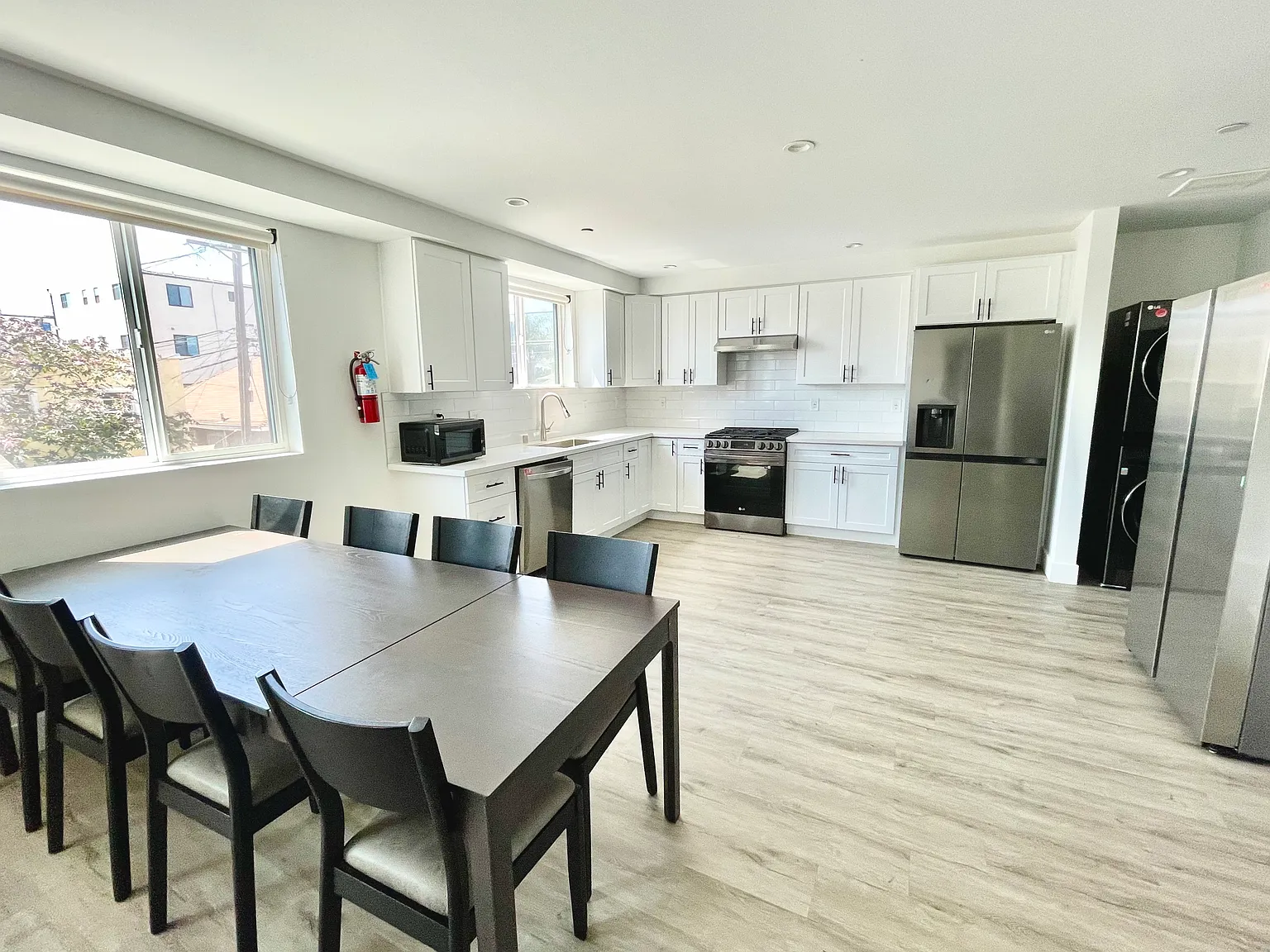 7 bed, 2156 sqft, $1,200 — Photo 3