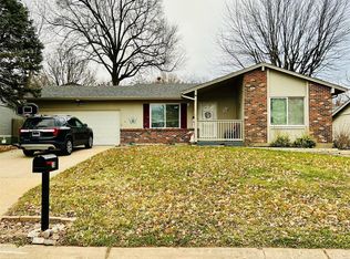 10 Amber Ct, Saint Charles, MO