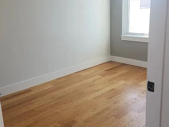 3 bed, 1000 sqft, $3,400 — Photo 1