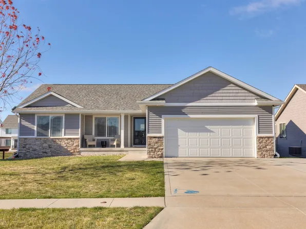 712 James St NE, Bondurant, IA 50035