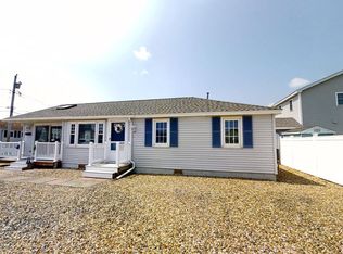 70 Brown Ave, Hampton, NH 03842
