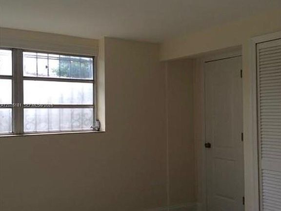 5th image of 730 NE 139th St