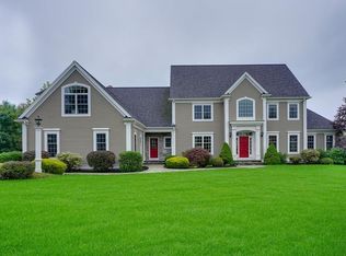 14 Fairway Dr, Northborough, MA 01532