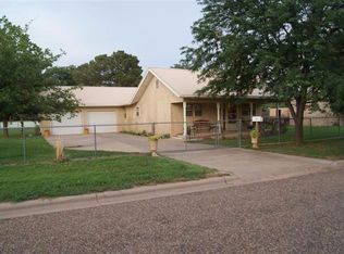 130 S 6th St, Slaton, TX 79364