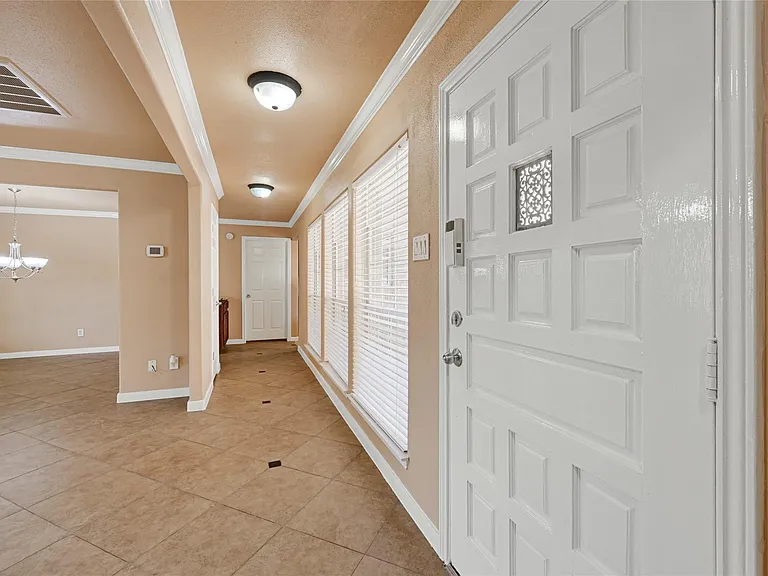 7323 Log View Dr — Photo 23