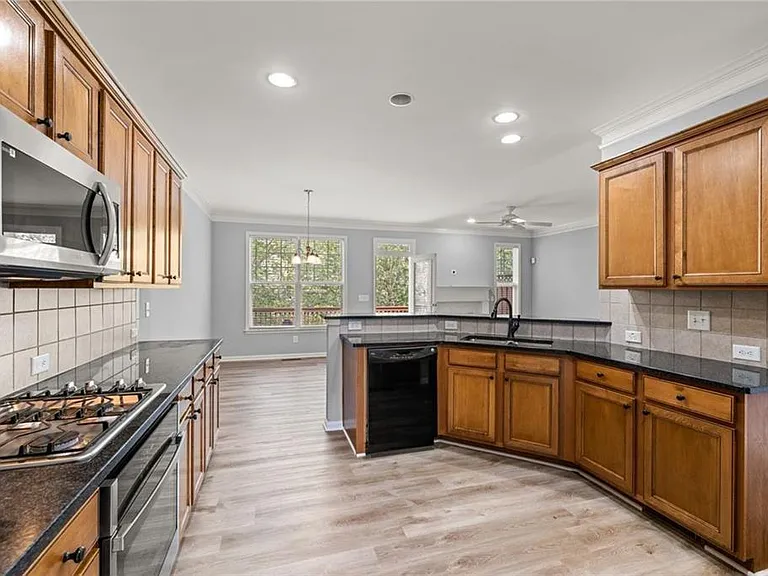 3642 Gambrell Ln NE — Photo 9