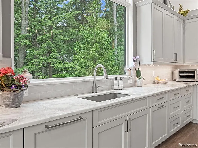 3511 Lakecrest Dr — Photo 29