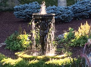 16 Colonial Dr, Lincoln, RI 02865