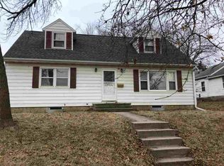 906 2nd Avenue Pl SW, Waverly, IA 50677