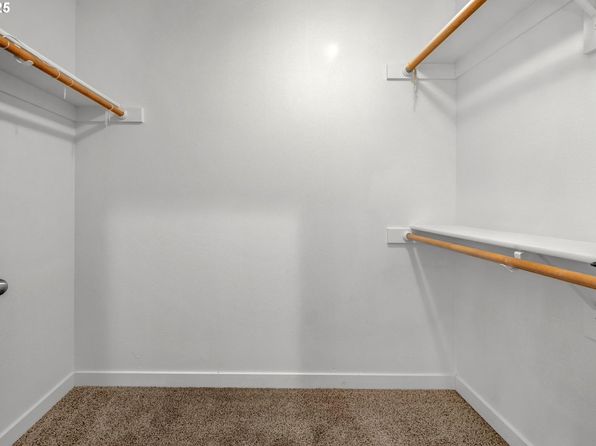 salem-oregon-2101567058 picture