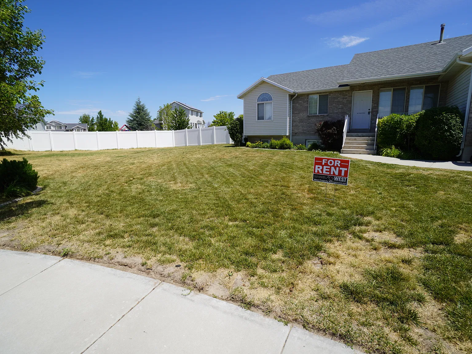 Lovely Syracuse home at 3870 W Rungsted Cir — Photo 2