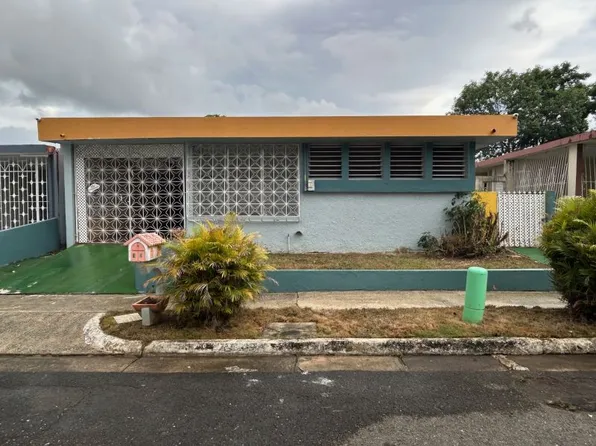 Urb Jardines De Carolina E Calle E #4, Carolina, PR 00987