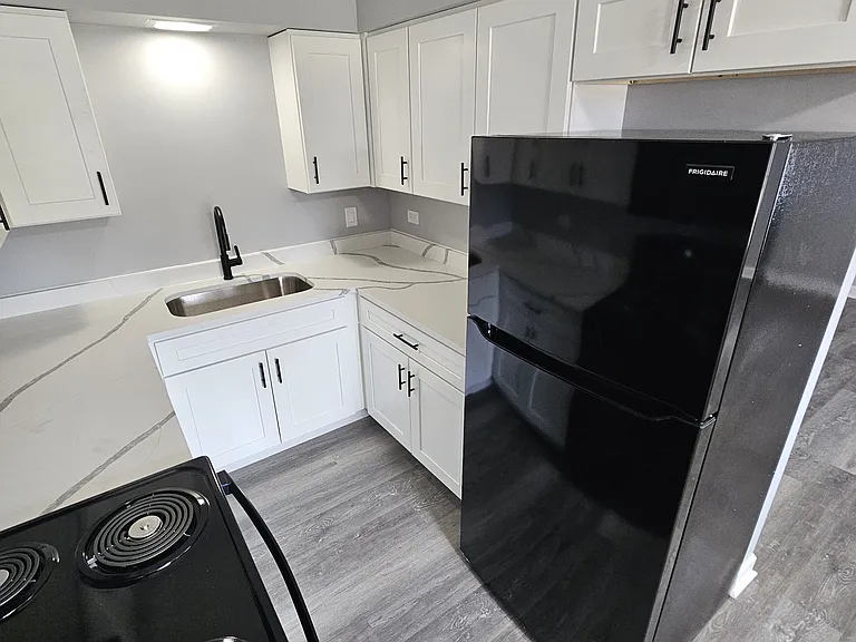 6929 Pershing Rd #5 — Photo 4