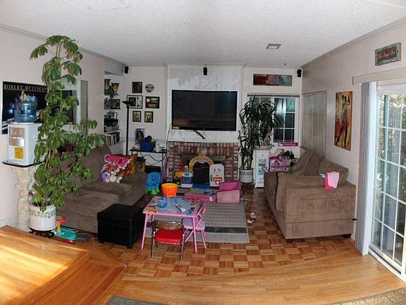 3rd image of 4018 Langdon Ct