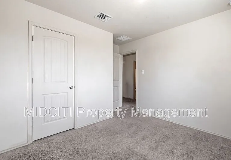 205 Tallow Trl — Photo 24