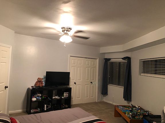2nd Bedroom w/ Dual Closets