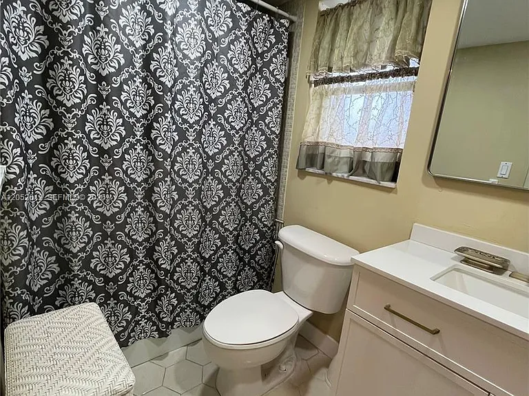 8135 Sunrise Lakes Blvd #308 — Photo 13