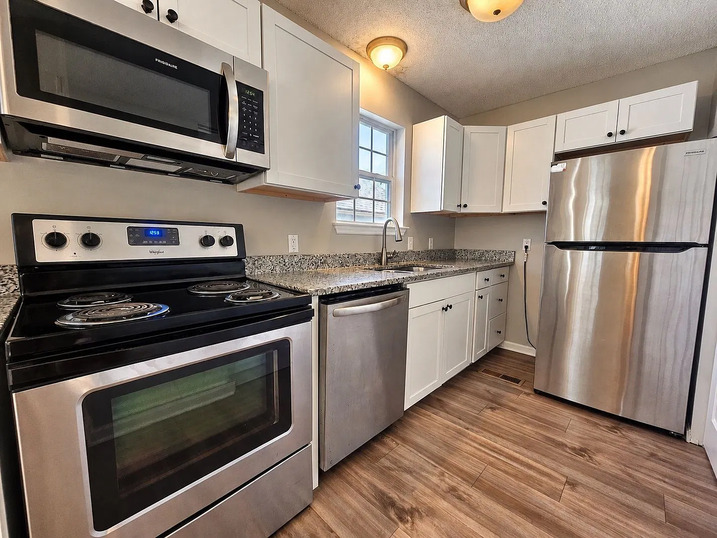 3 bed, 1.5 bath, 1032 sqft, $1,795 — Photo 1