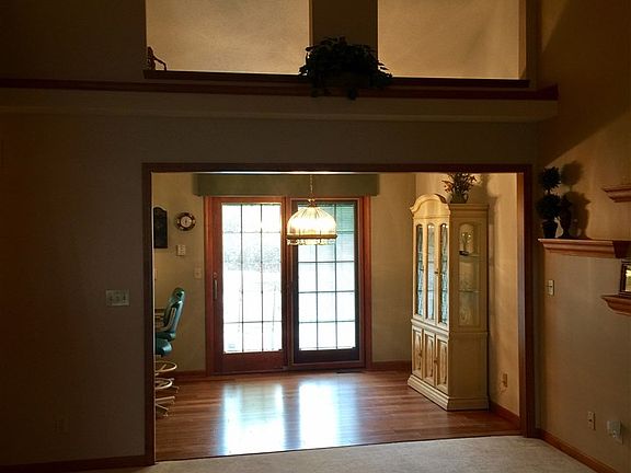 5th image of 1948 Creeksedge Dr
