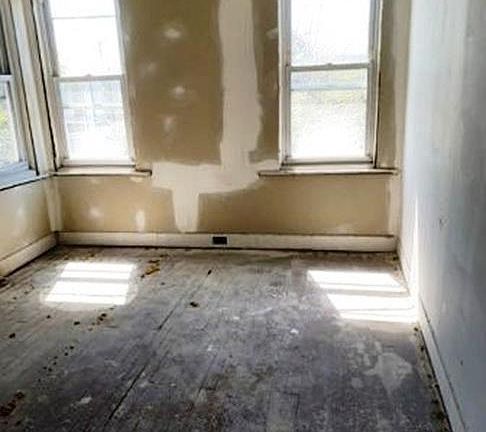5th image of 5320 Kershaw St