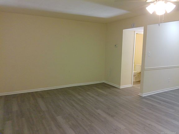 2nd image of 5648 Caxton Ct