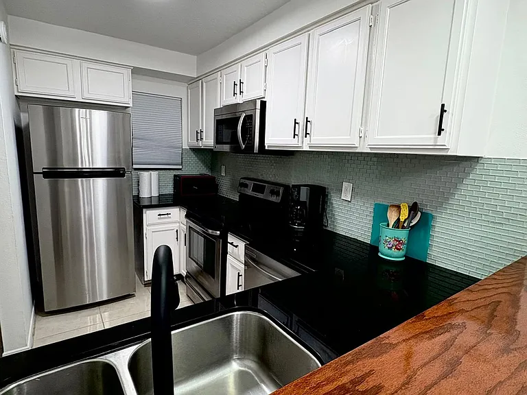 3131 Sw Fwy #B23 — Photo 16