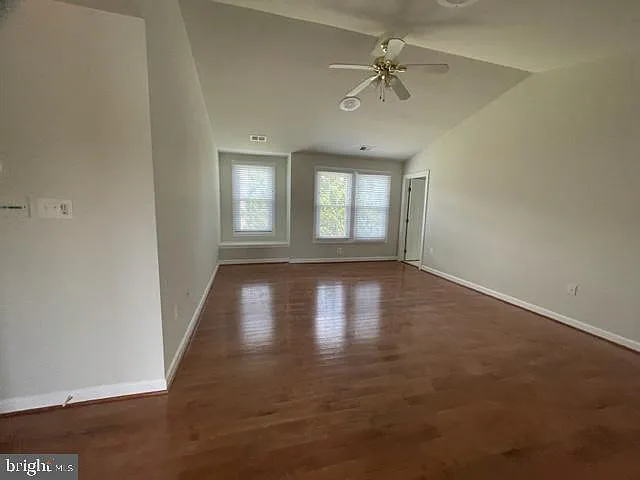 10804 Maplecrest Ln — Photo 18