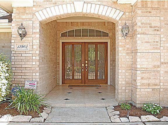 Shaded-entry way