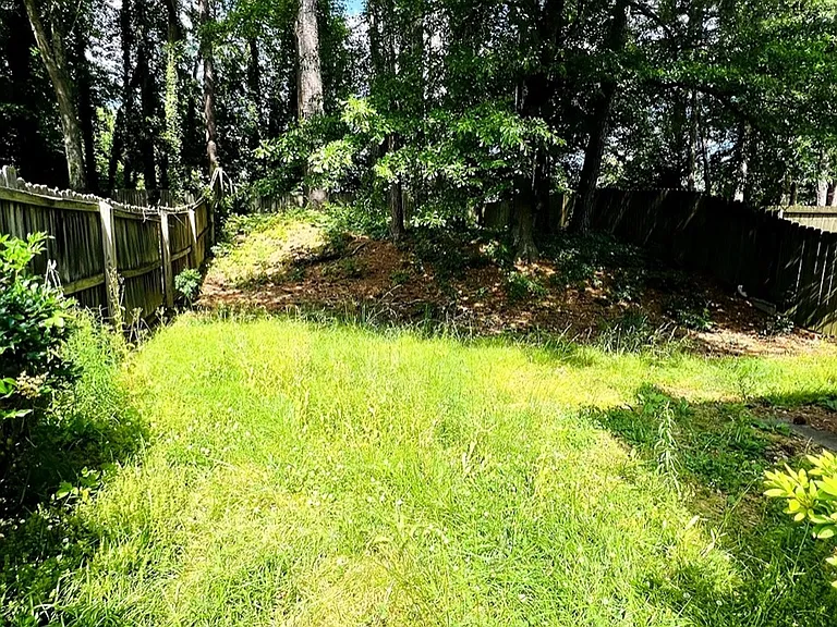 Manning Rd — Photo 2