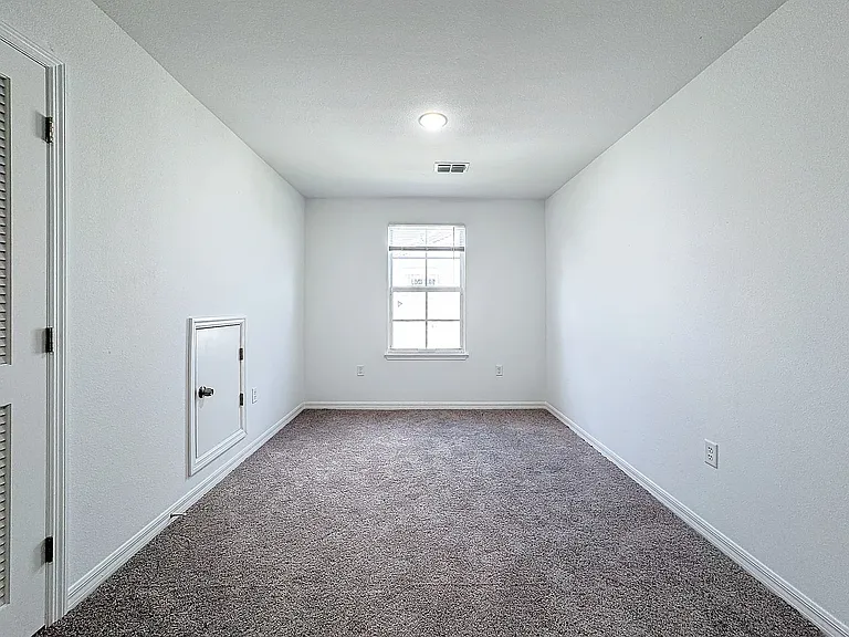 1748 Barton Towne Cir — Photo 29