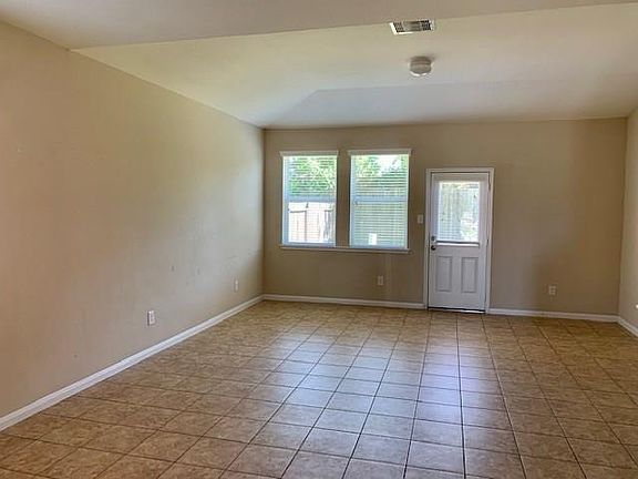 4th image of 24611 Lakecrest Town Dr