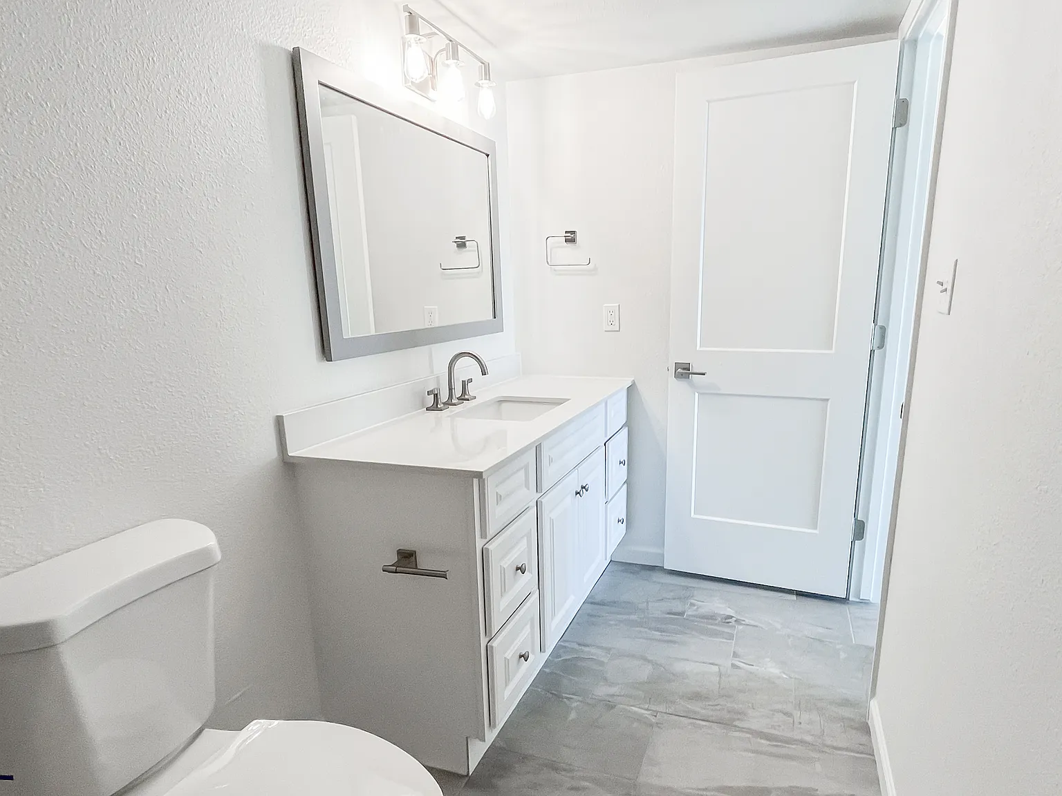700 S Stapley Apts — Photo 2