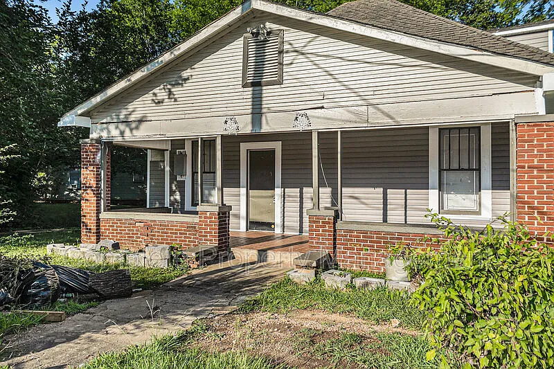 104 Henley St