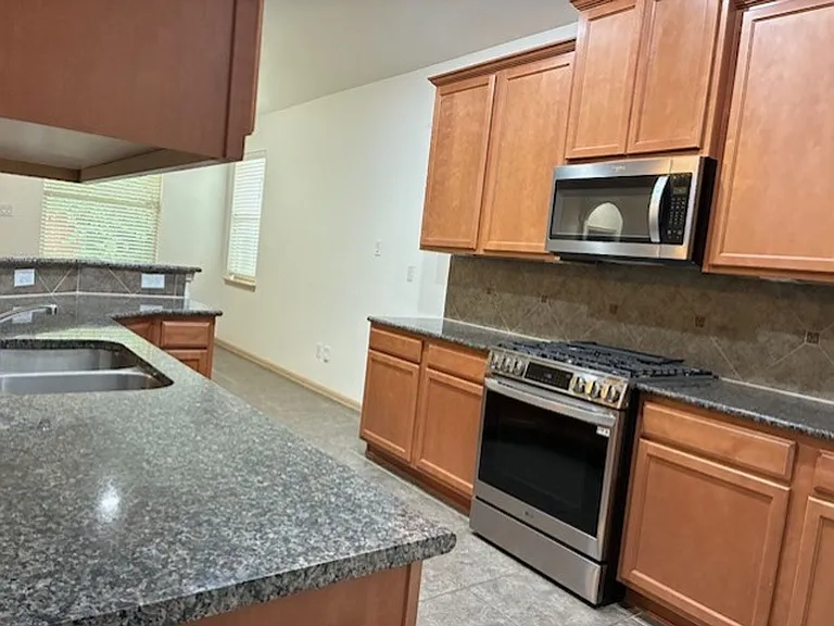 7042 Windy Run Ct — Photo 18