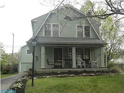 2nd image of 3048 Woodbine Pl