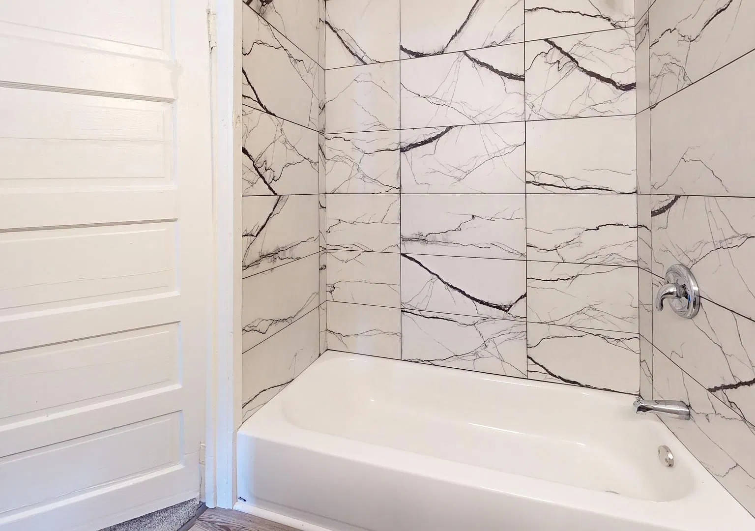 Brooklyn Centre Area - 3 Bedroom - Single Family Home — Photo 2