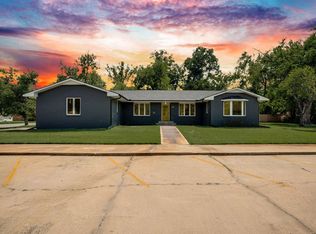 403 W 4th St, Halstead, KS 67056