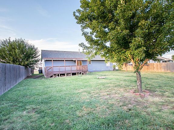 3rd image of 319 Wheatridge Dr