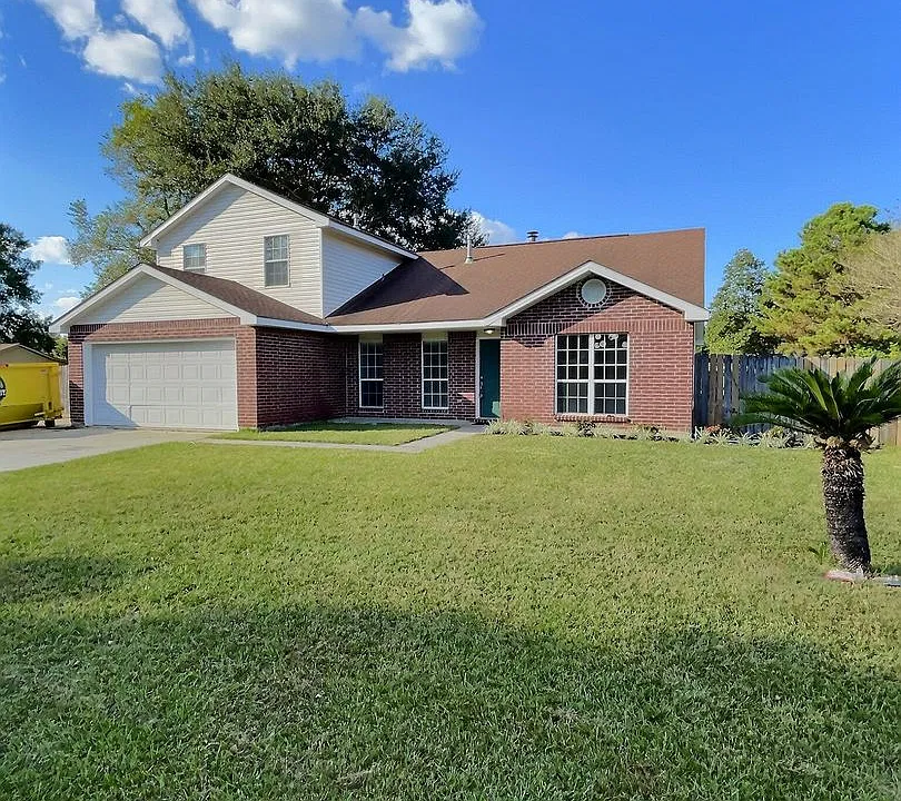 2042 Carolwood Dr