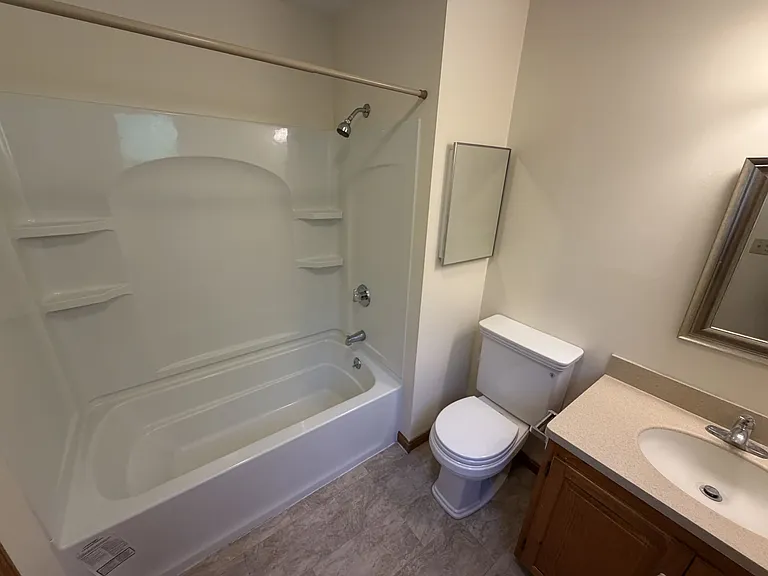 37-39 Willowbrook Ave #39 — Photo 21