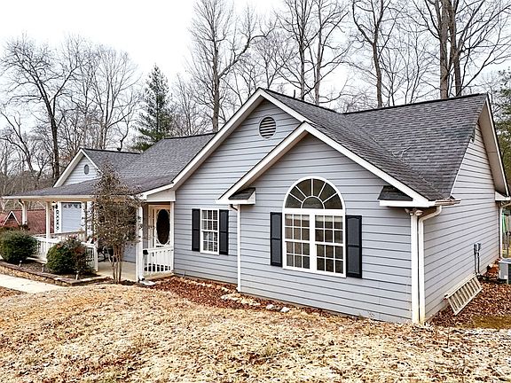 3rd image of 111 Seneca Way