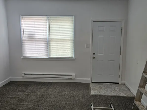 106 S Locust St, Hagerstown, MD 21740