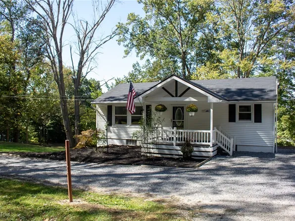 1636 Trade Ave, Coshocton, OH 43812