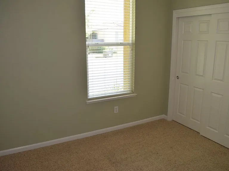 1378 Seymour Cir — Photo 7
