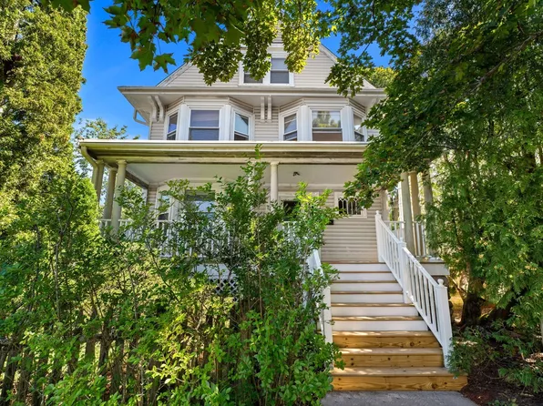 99 Farragut Rd, Swampscott, MA 01907